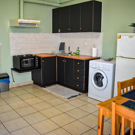 Rea Apartment " 1 Minute From The Beach " Kalamata Bagian luar foto