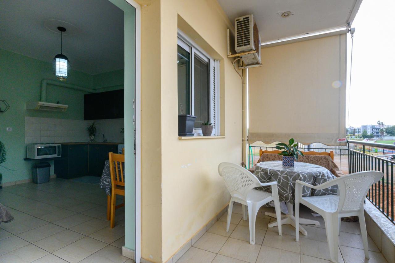 Rea Apartment " 1 Minute From The Beach " Kalamata Bagian luar foto